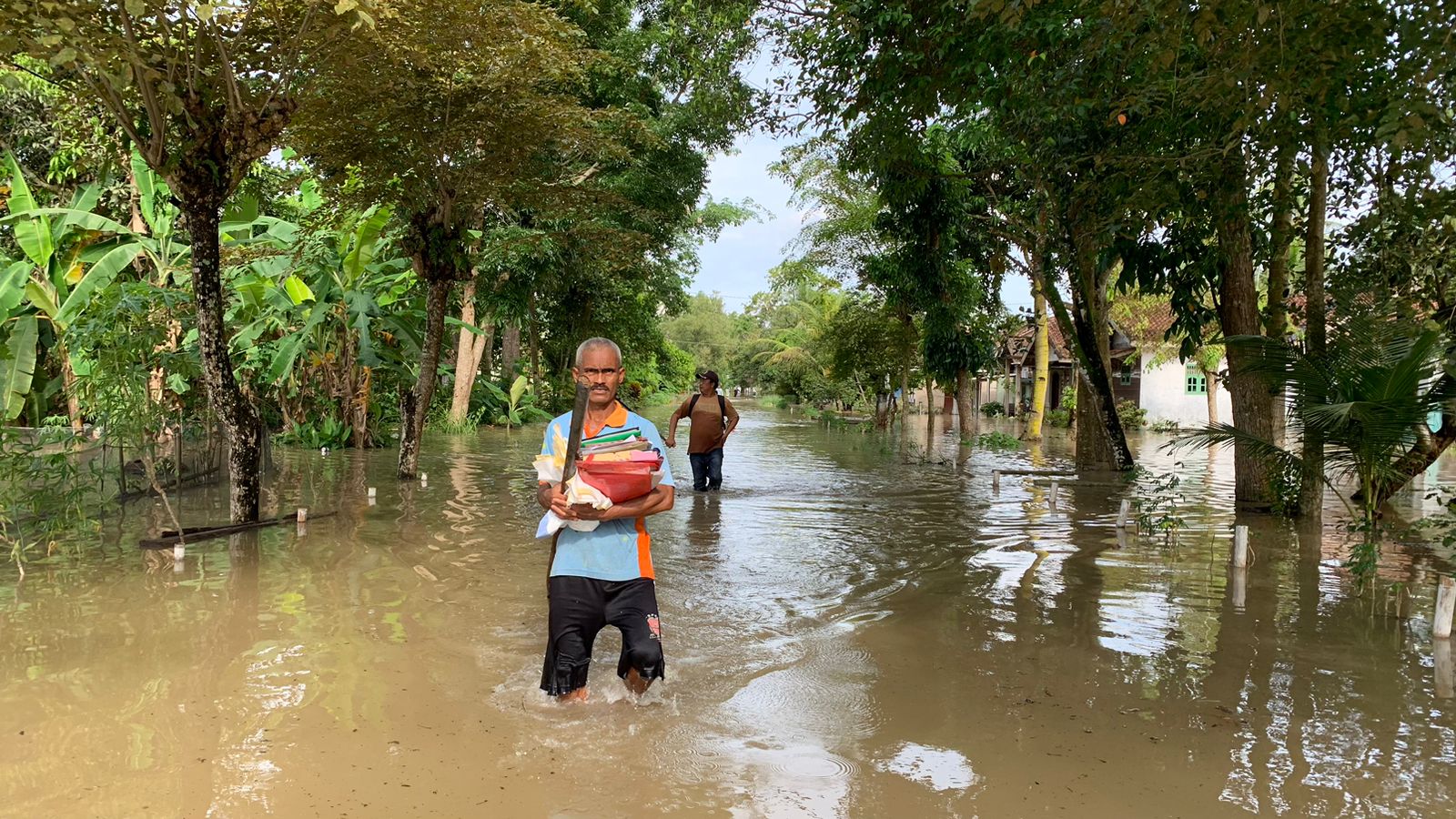 Banjir Meluas, Warga Mulai Mengungsi