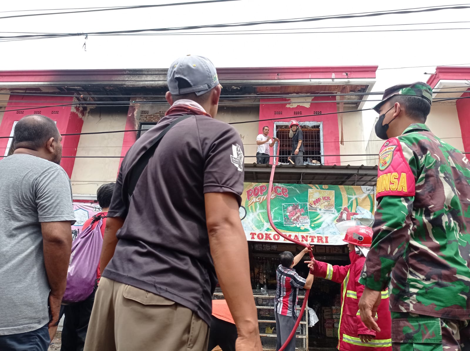 Dua Ruko di Pasar Terbakar, Water Canon Brimob Dikerahkan