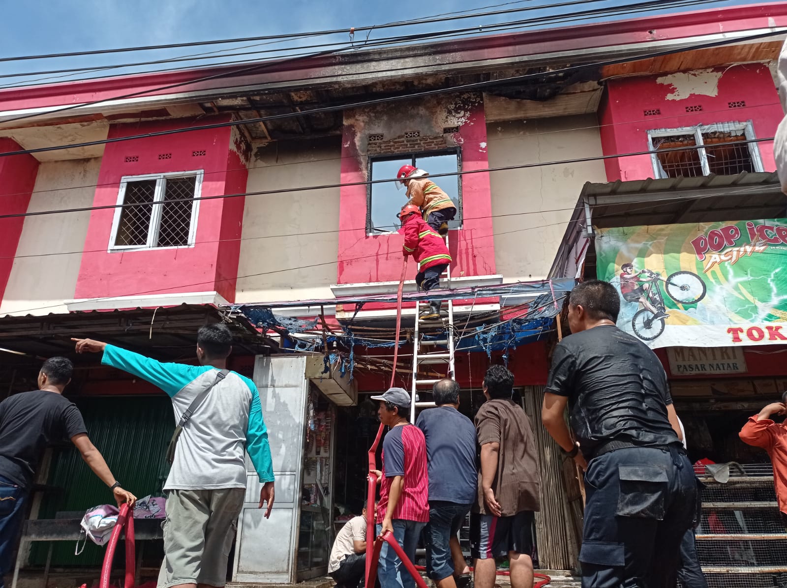 Empat Damkar Dikerahkan, 1,5 Jam Kebakaran Pasar Natar Belum Dapat Dipadamkan