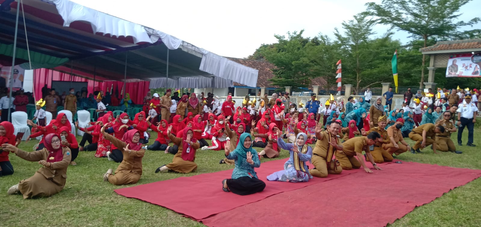 Kemeriahan Musrenbang di Ketapang, Nanang Ermanto dan Istri Ikut Menari Tari Kreasi Lampung Selatan