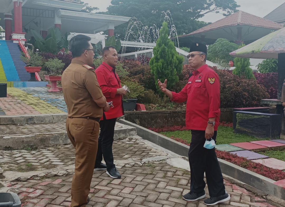 Puji Kebun Edukasi, Sutono Berikan Masukan