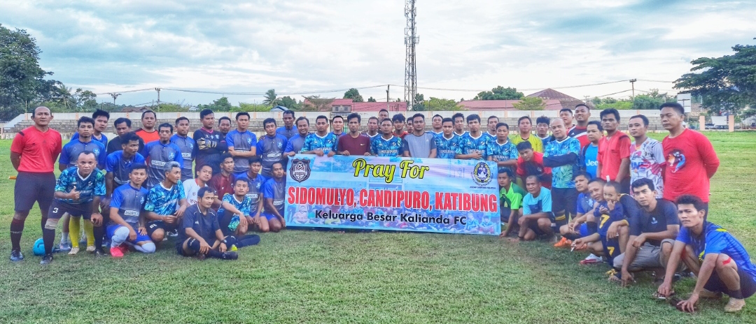 Galang Donasi Banjir dari Lapangan Bola