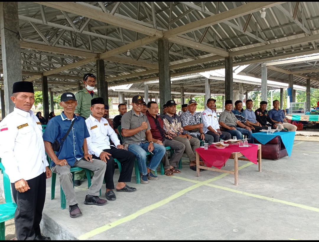 Dongkrak Perekonomian, Pengurus Pasar Muara Putih Dikukuhkan