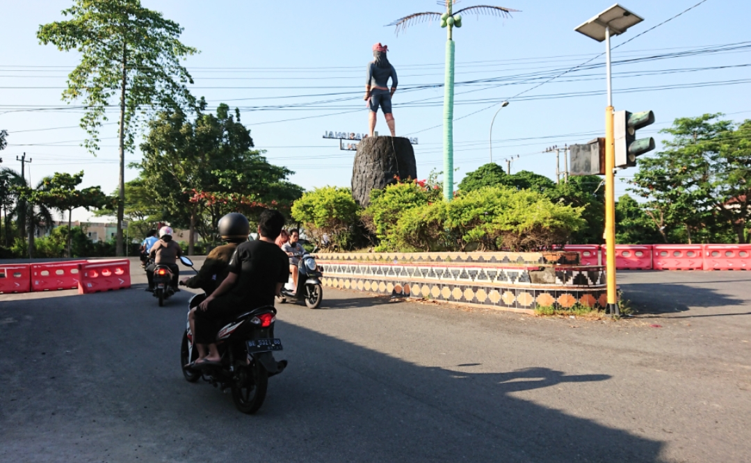 Disekat, Pembatas Diterabas!