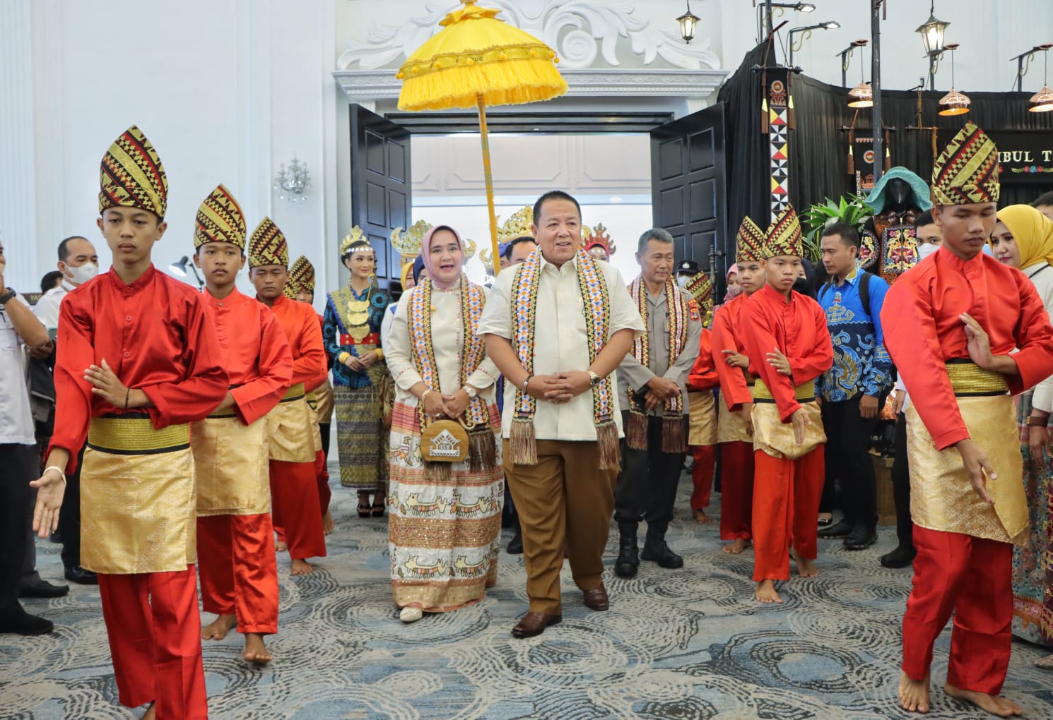 Arinal Djunaidi Bersama Ketua Dekranasda Lampung Membuka  Perhelatan Lampung Craft ke-3 Tahun 2022