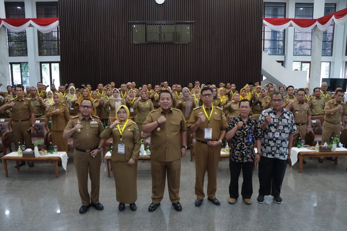 Arinal Djunaidi Lepas 57 Kepala Sekolah Tingkat SMA dalam Program Kepala Sekolah Mengabdi