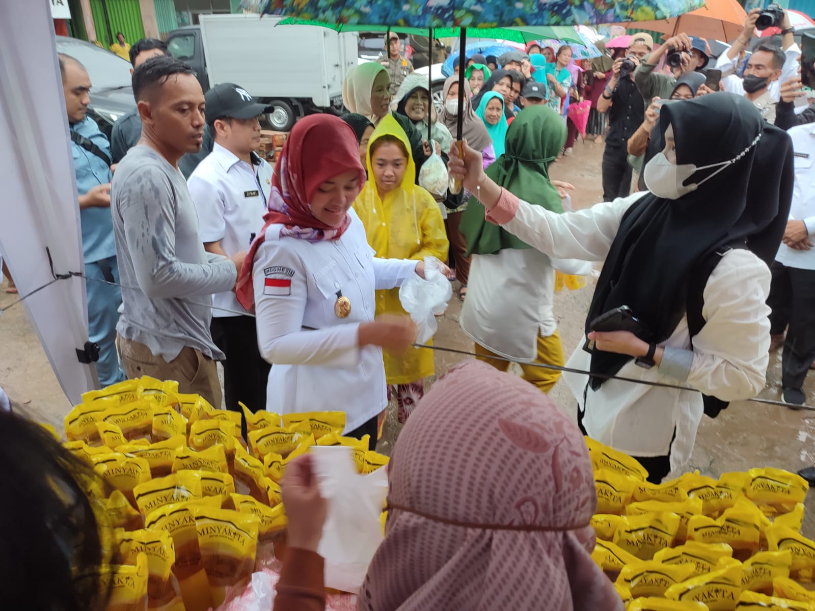 Pemerintah Provinsi Lampung Gelar  Operasi Pasar Minyak Goreng