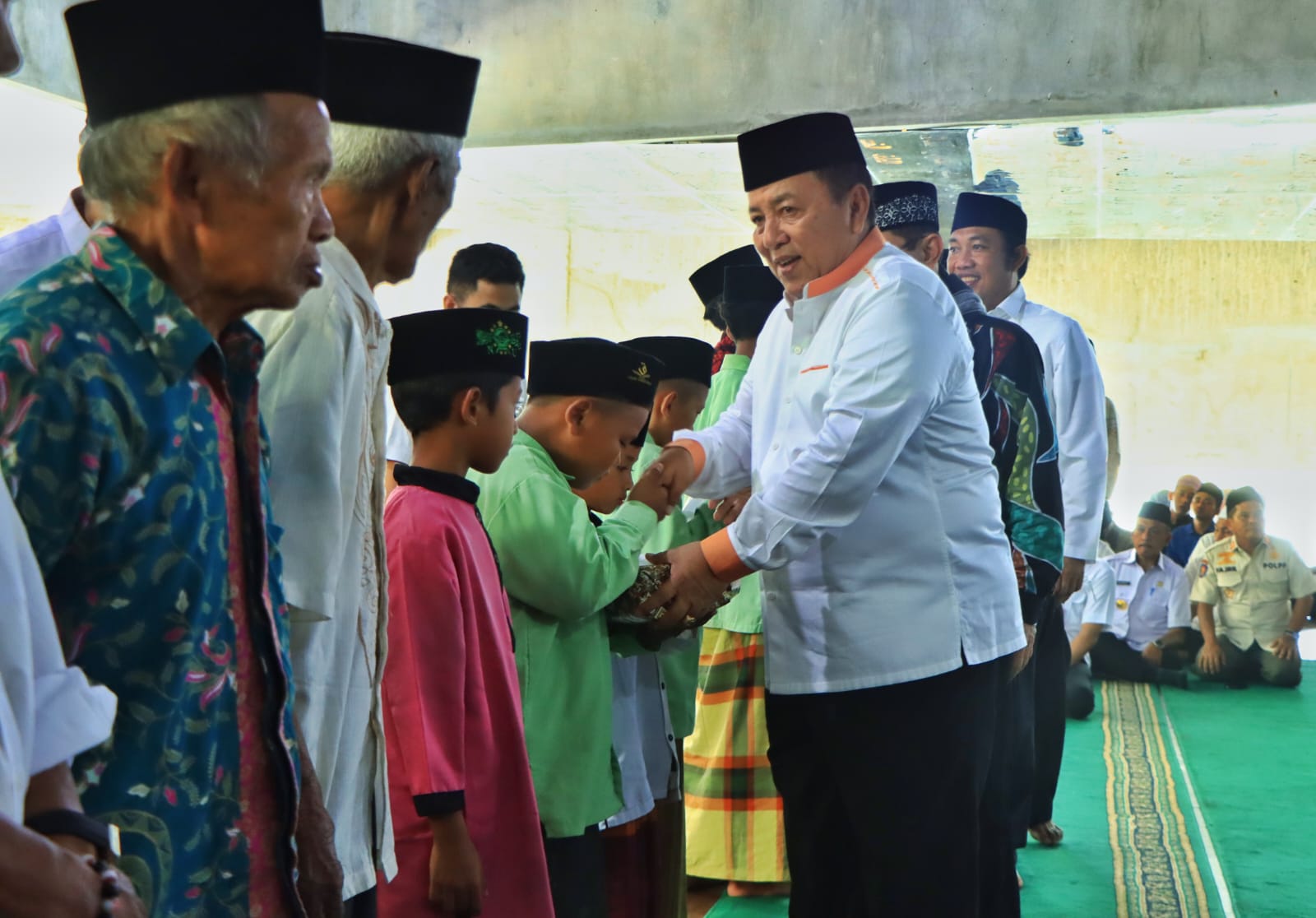 Gubernur Arinal Djunaidi Hadiri Pengajian Akbar di Kabupaten Tubabar