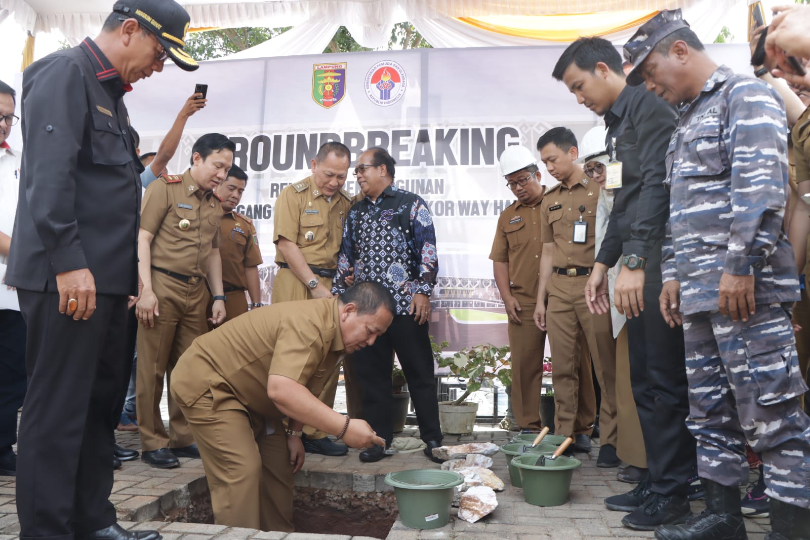 Arinal Djunaidi Lakukan Ground Breaking Pembangunan Gelanggang Olahraga PKOR Way Halim